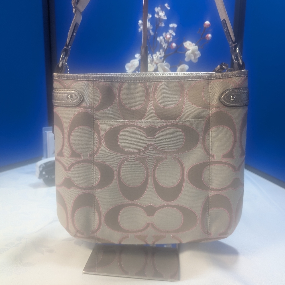 Coach Poppy Cream and pink crossbody bag 💕 - Picture 12 of 16
